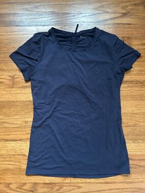 Athleta Navy Short Sleeve, open back, Crewneck Tee, size small